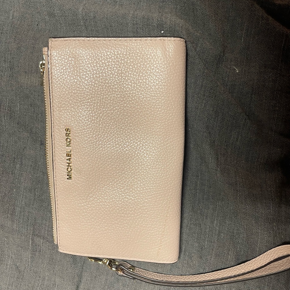 Michael Kors Cream Wristlet